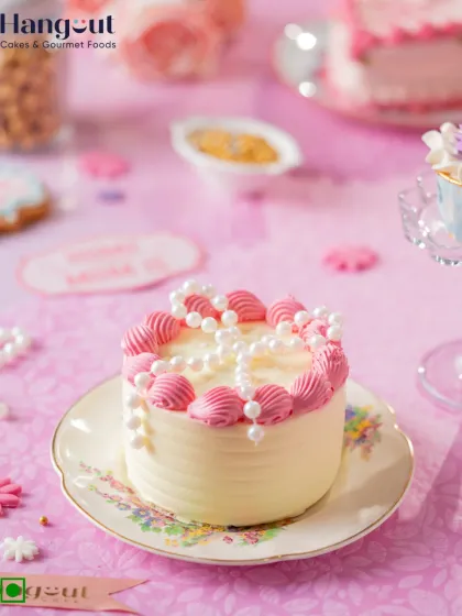 This Mango Sugar-Free Bento Cake is a tribute to mindful sweetness. We use sweet Alphonso mangoes and a cream sweetened only with dates and monk sugar, creating a delicious dessert that's naturally flavorful.