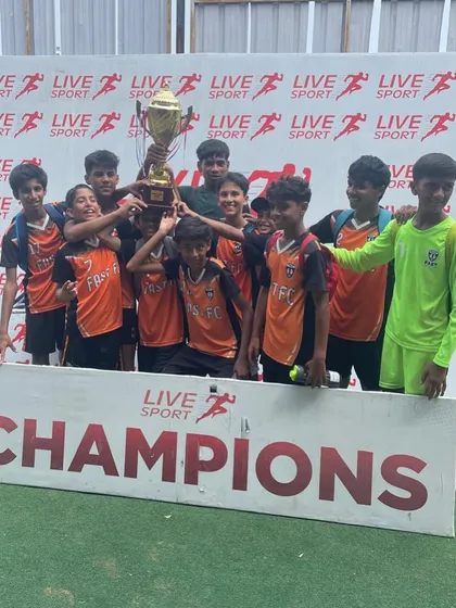 The U13 team celebrating their championship win at the Junior 7 Seven league in Gurgaon. A fantastic achievement that reflects their hard work in training.