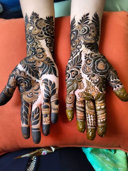 Hajira Mehendi Artist - Mehndi Artist Services Modern & Minimalist Designs photo 83