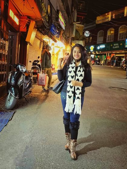 Even on a casual night out, how you carry yourself matters. My coaching helps you show up with confidence and style, no matter the location or occasion.