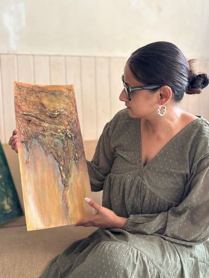 This piece has a softer, more flowing texture, like ancient earth shaped by water over time. It’s all about capturing the quiet beauty of nature.