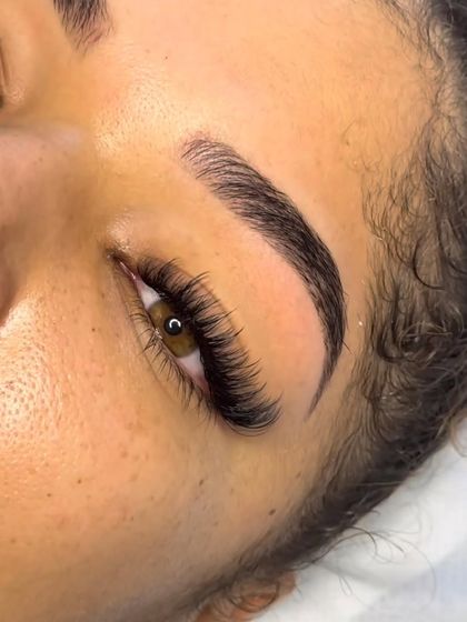 The Palette - Eyelash Extensions Volume Lashes: For Maximum Drama photo 22