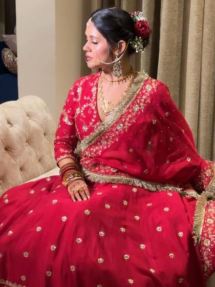 My lovely bride went completely minimal with her makeup and looked absolutely stunning. This look is for those who want their natural beauty to be the focus.