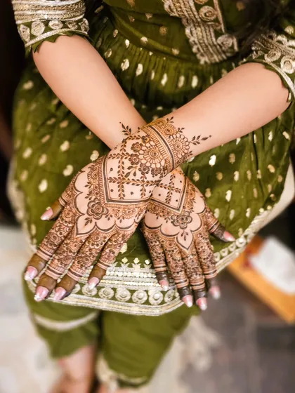 A full view of the minimal bridal design, showing how it creates an elegant and uncluttered look.