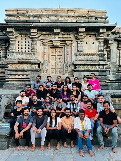 A group photo at the historic temple during our Bandaje Arbi trek.