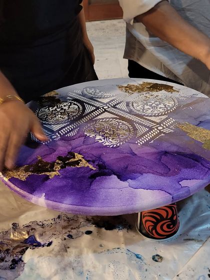 Another example of the beautiful alcohol ink resin art you can create. My workshops cover how to blend colours and use stencils to achieve these stunning results.