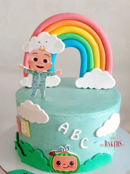 A very cute Cocomelon cake for a first birthday. The client wanted a strictly no-fondant cake, so I created this design with just a few fondant accents on top, keeping the cake itself delicious and easy to eat.