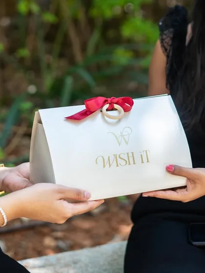 A moment of giving, featuring our Wishlet Kit. It’s designed to make the act of gifting as beautiful as the gift itself.