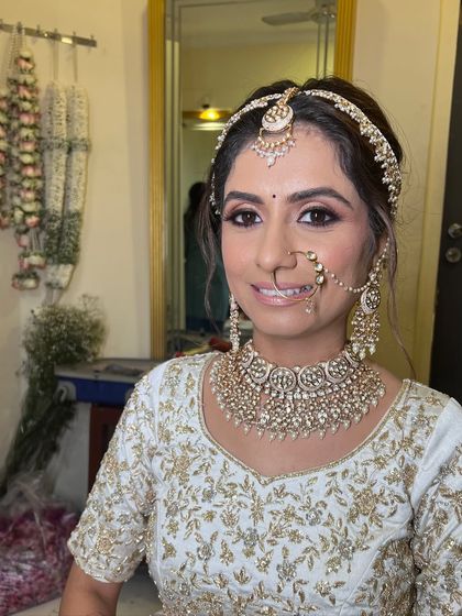 Modern Pastel & White Bridal Looks photo 26