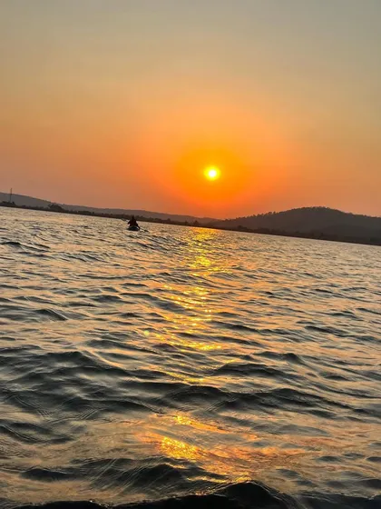 Find a moment of peace on the water. Our sunset kayaking sessions are perfect for unwinding and soaking in the stunning views of the Kanva backwaters.