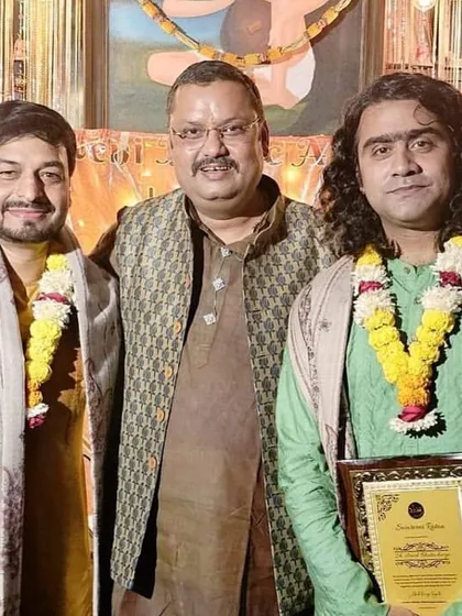 It is my honor to host and collaborate with esteemed artists like Sh. Arnab Bhattacharya and Sh. Kuldeep Mishra. These interactions enrich our Gurukul and expose students to the highest levels of artistry.