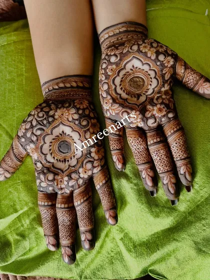 A gorgeous design for the bride's tribe or party guests. This floral mandala pattern is intricate enough to feel special but can be applied quickly for a group.