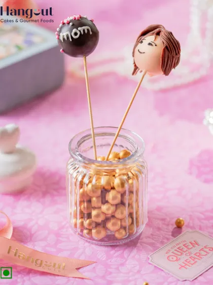 Red velvet for the heart, chocolate for the soul. These Mother's Day cake pops are a small, sweet, and thoughtful gift to show your love and appreciation.