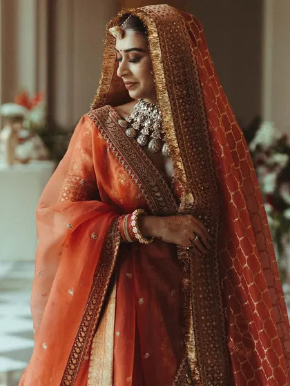 A full portrait of Nilofer, showcasing her unique and elegant bridal style.