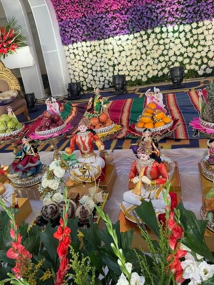 Siri - Custom Gift Hampers & Return Gifts Grand Event Displays photo 30