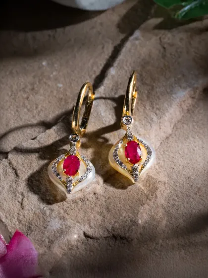 Pure craftsmanship, no distractions. This Aranya earring with a central ruby shows how precision cuts and balanced proportions can hold presence quietly but confidently.