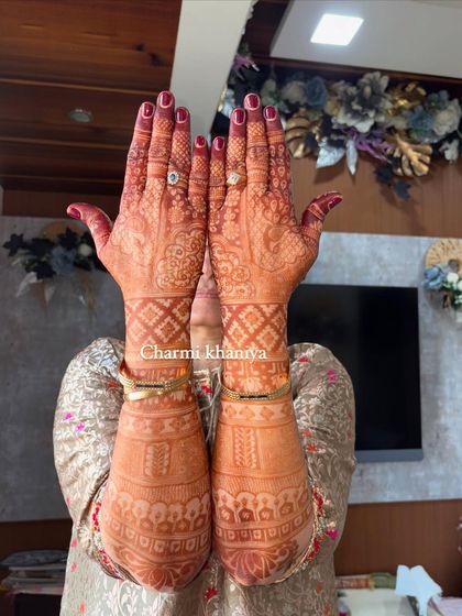 Elegant Back of Hand Designs photo 22