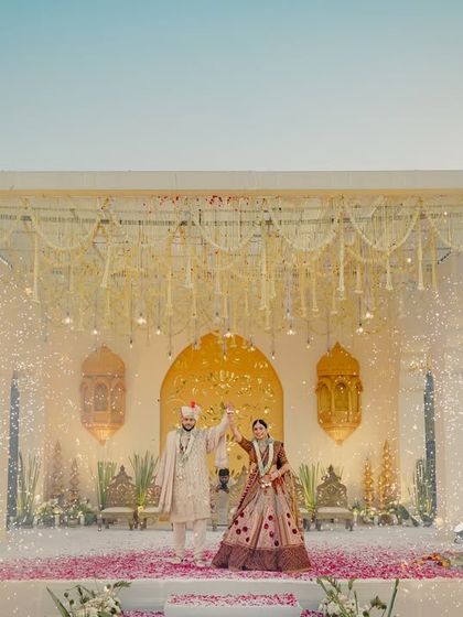 Grand Varmala Ceremonies photo 6