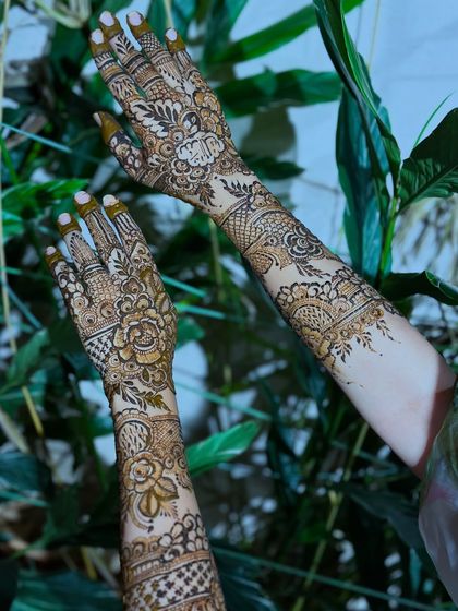 Z4 Studios - Special Occasion Henna My Signature Florals (The 'Floral Queen') photo 21