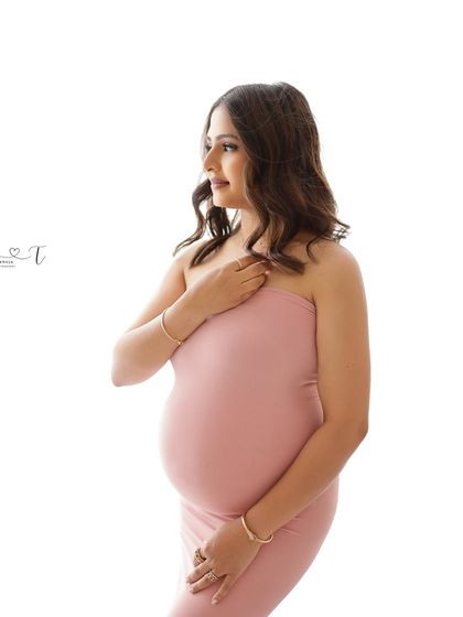 Solo Radiance: Portraits of the Mother-to-Be photo 131