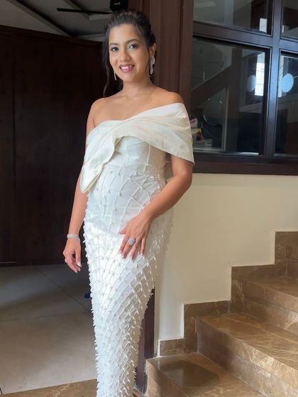 An angelic look for this baby shower. Dressed in all white, her makeup was kept soft, fresh, and luminous to enhance her natural pregnancy glow.
