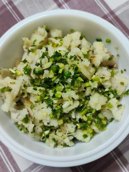 The filling for my healthy and aromatic Lehsun ki Roti (garlic flatbread). This winter specialty is made with fresh garlic and herbs, known for its digestive and immune-boosting properties.