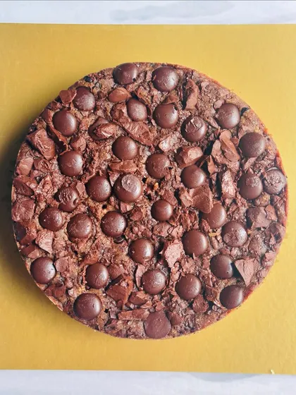For a healthier indulgence, I created this refined sugar-free and gluten-free tea cake. It's made with dark coverture chocolate and fresh strawberry puree for a rich, guilt-free treat.