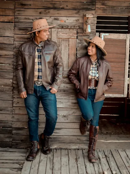 The perfect pose for a cowboy-themed shoot. This photo of Aditya and Priyanka captures a cool, confident vibe.