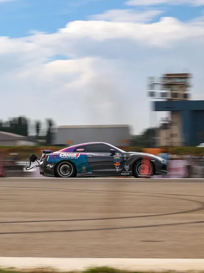 The GTR again, this time with a parachute deployed at the end of its run, a clear indicator of the extreme speeds it reaches.