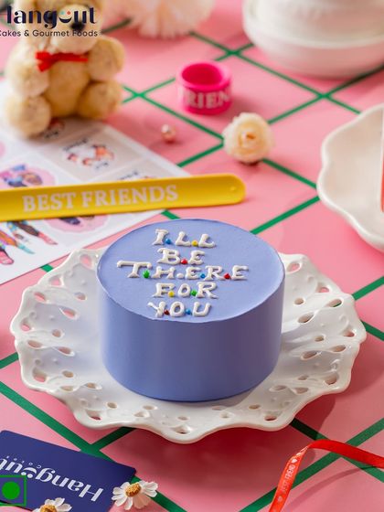 A simple and sweet message for a special friend. This "I'll Be There For You" bento cake is perfect for Friendship Day, with a clean design and a heartfelt sentiment.