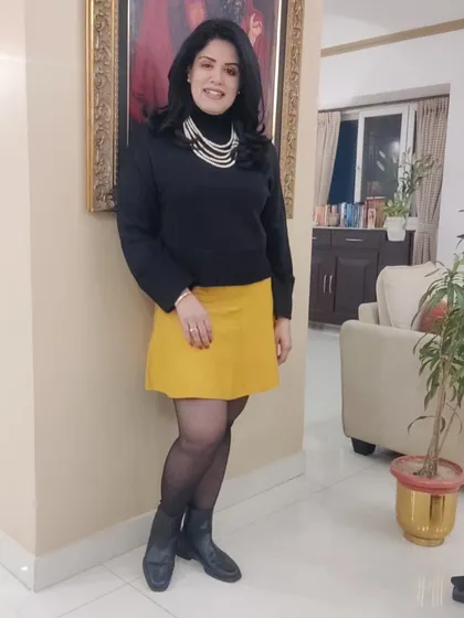 Winter in Delhi is a great time to play with layers and textures. For a special Christmas Eve dinner, I paired this bright yellow wool skirt with a warm black jumper and boots. I love helping clients build a functional and stylish seasonal wardrobe.