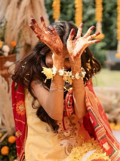 Haldi & Mehendi: Colors & Laughter photo 38