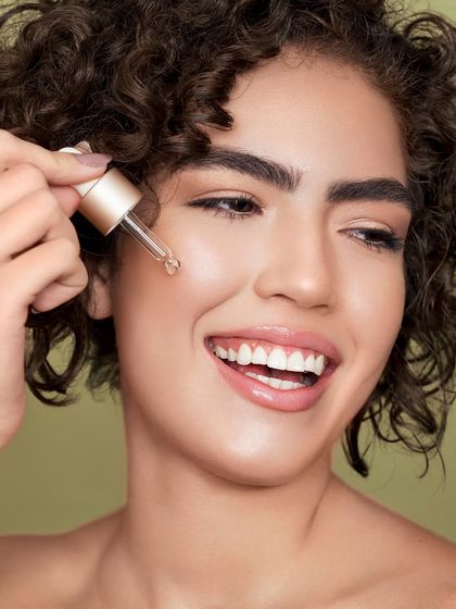 Studio Finesse - Beauty & Skincare Photography The Skincare Narrative: Hydrated & Luminous Skin photo 9