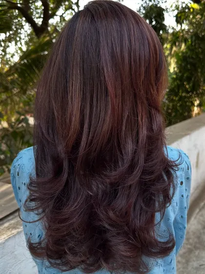 A beautiful blend of 'Mahogany & Plum'. The deep red of the mahogany and the cool tones of the plum create a unique, multi-faceted color that looks different in every light.