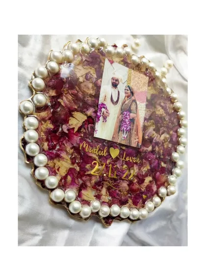 This gallery shows a variety of my personalized photo frames and date keepsakes. From romantic floral designs to minimalist date frames, each piece is handcrafted to preserve your most precious memories.