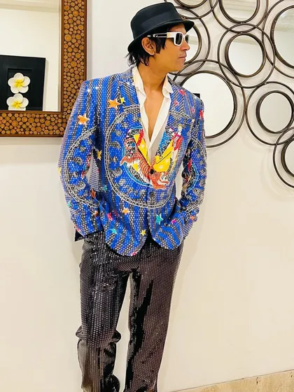 Dressed for the occasion for a Maruti Suzuki event. I believe the show starts with the look, and I always bring my unique style to the stage.