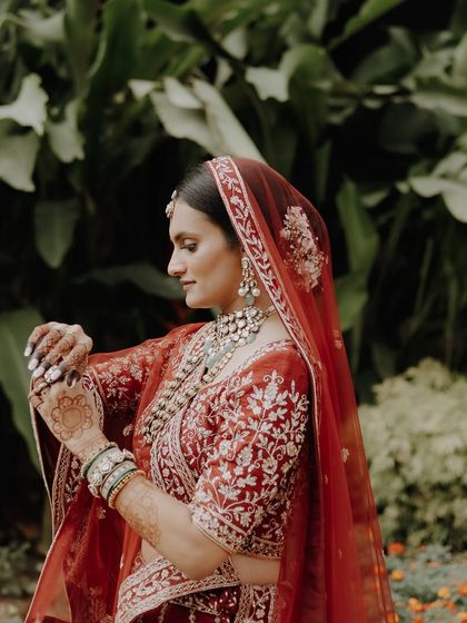 Timeless Red Brides photo 25