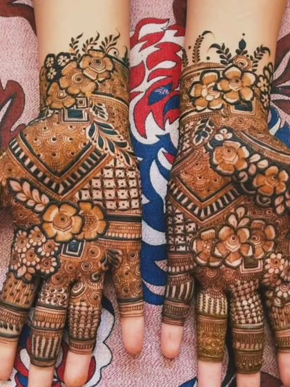 A lovely floral design for Eid celebrations. Mehendi is perfect for every happy occasion.