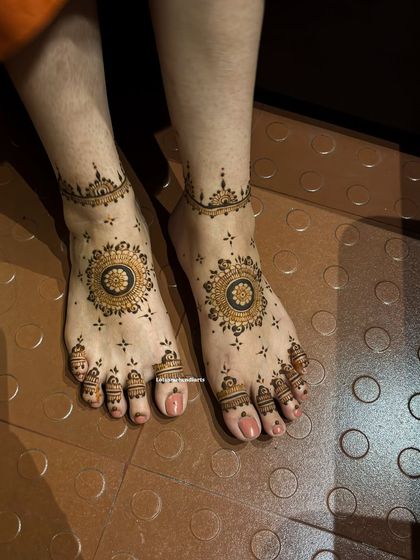 Lotus Mehendi Arts - Event Mehendi Services Beautiful Feet Designs photo 6