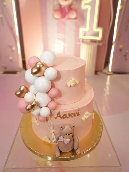 Satweek - Themed Birthday Party Decoration The Finishing Touches: Props, Cakes & Details photo 6