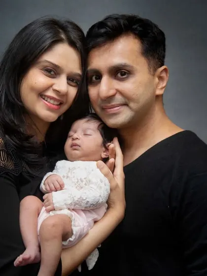 There is nothing more precious than a family's first portrait with their newborn. In my studio, I create a calm and gentle environment to capture that tender, loving bond in a timeless style.
