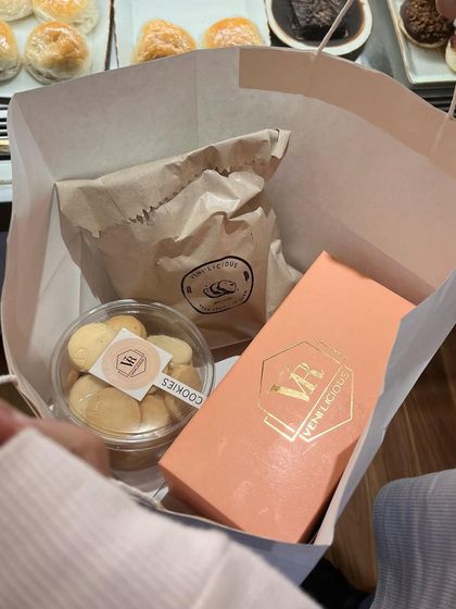 A Look Inside Veni'licious photo 7