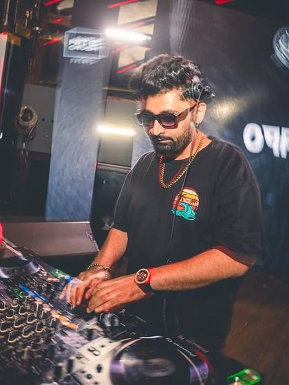 Locked in. Zoned out. A shot from my set at FLO where it's just me and the music.