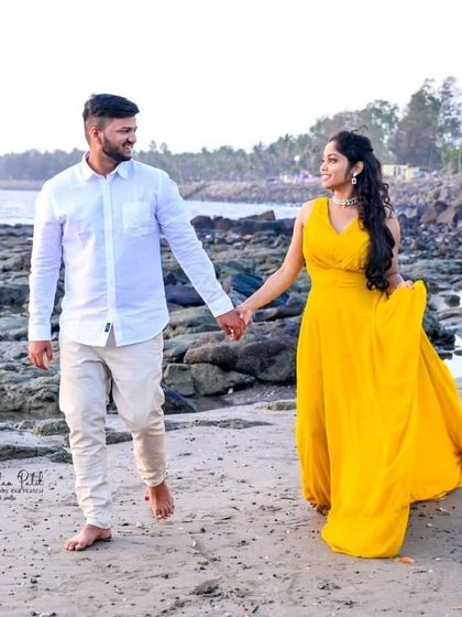 Live your dreamy moment walking on the beach in this mustard yellow side-cut gown. It's a comfortable yet stylish option available for rent.