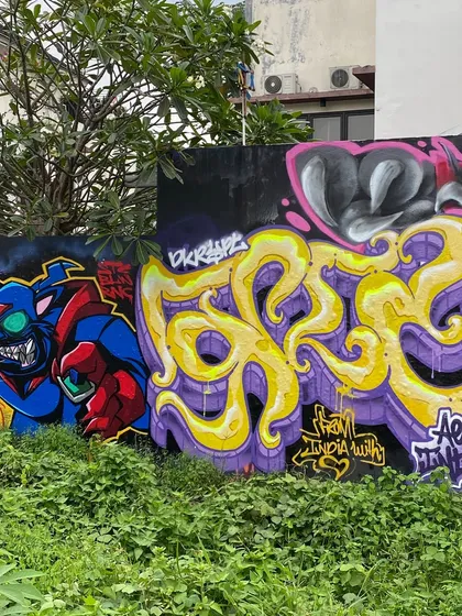 Another detail shot from the Jakarta wall. You can see the different textures and techniques we used.