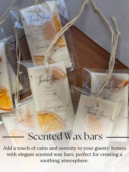 Add a touch of calm and serenity with these elegant scented wax bars. Infused with dried orange slices, they are a perfect, soothing thank you gift for your guests.