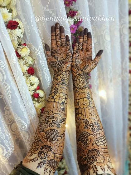 Another beautiful shot of the full design against a festive backdrop.