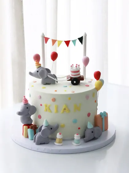 An adorable elephant-themed party cake, also for Kian's 1st birthday celebrations.