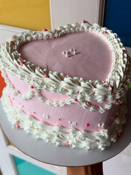 Drishtii Anandd - Custom Celebration Cakes Elegant & Floral Cakes photo 27