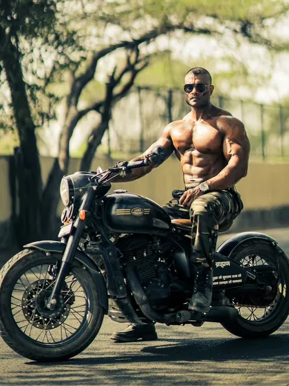Don't stop, work hard, and chase your dreams. This powerful image on a bike embodies the relentless spirit required to achieve greatness.